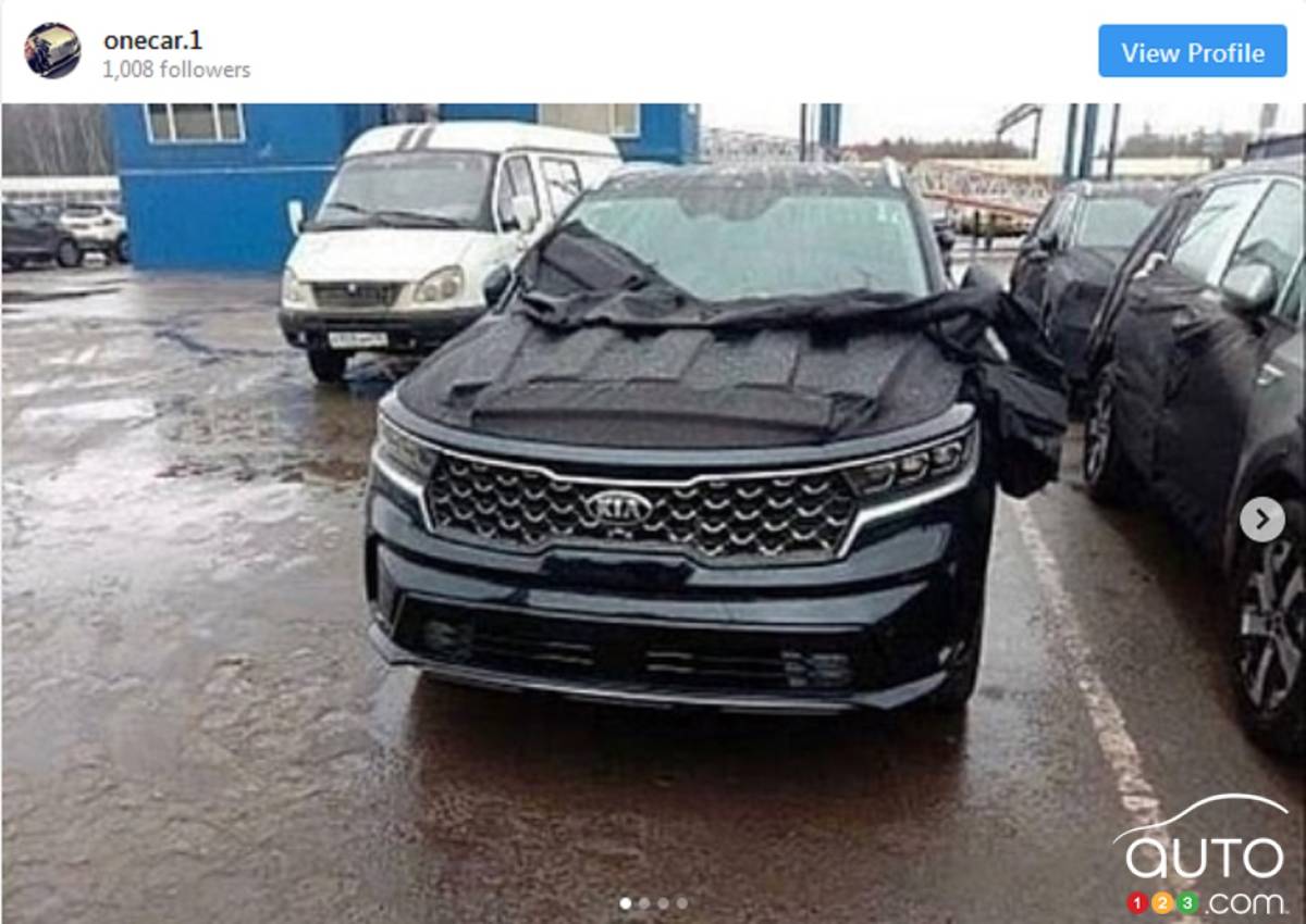 Images Surface of the 2021 Kia Sorento Without Camouflage